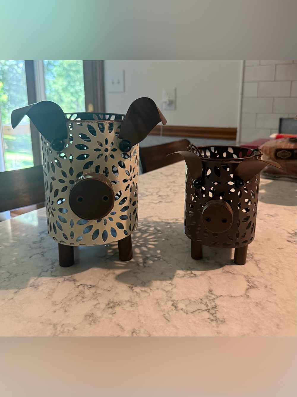 Set of 2 Metal Pig Tins